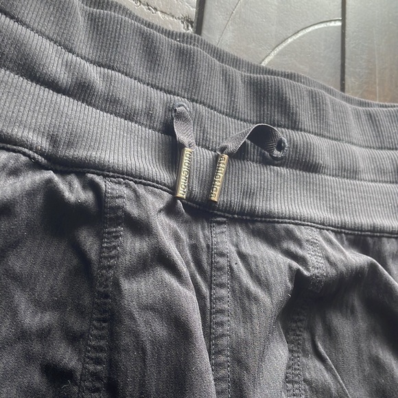 Studio Crop Size 6 - Picture 3 of 11